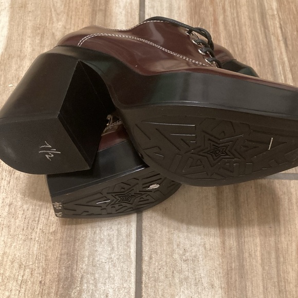 Gianni Bini Women's
Mazzen Oxford - Picture 8 of 8